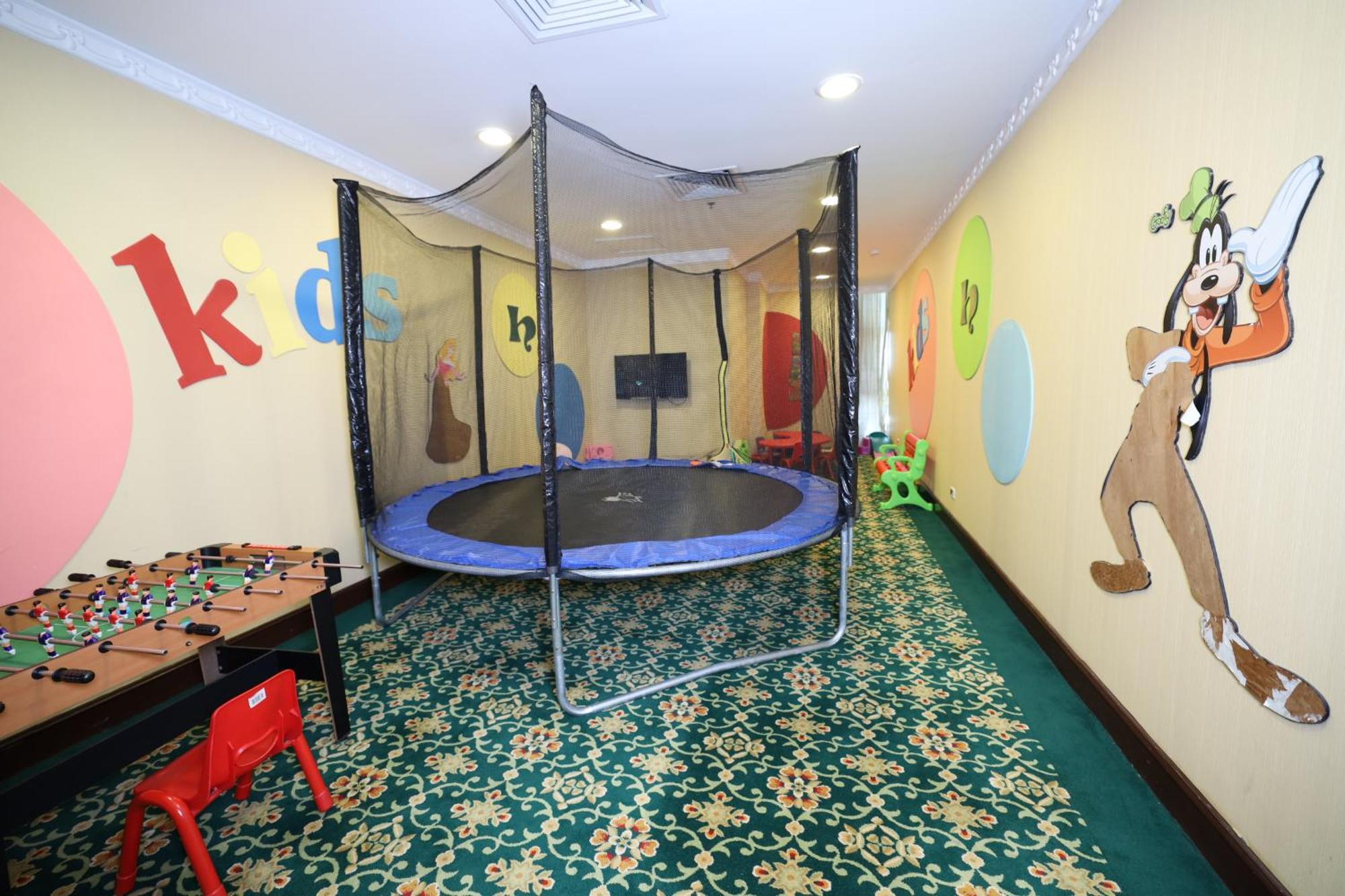 Habitat Suites, Hotel