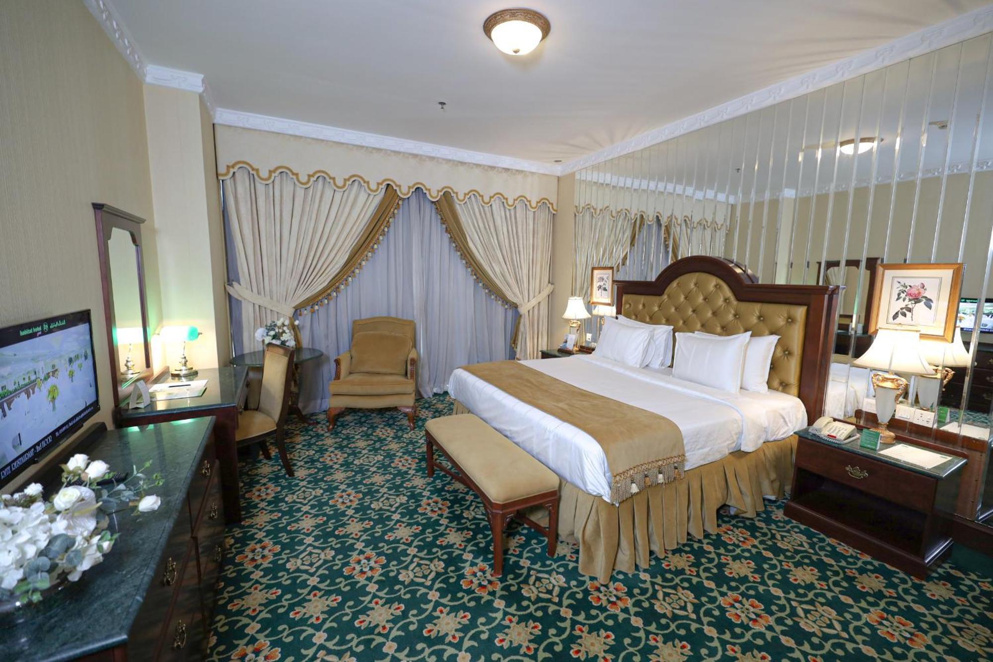 Habitat Suites, Hotel 5*