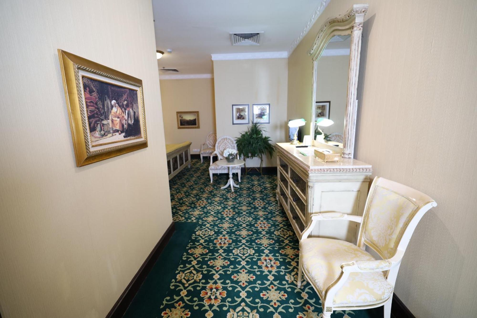 Habitat Suites, Hotel 5*