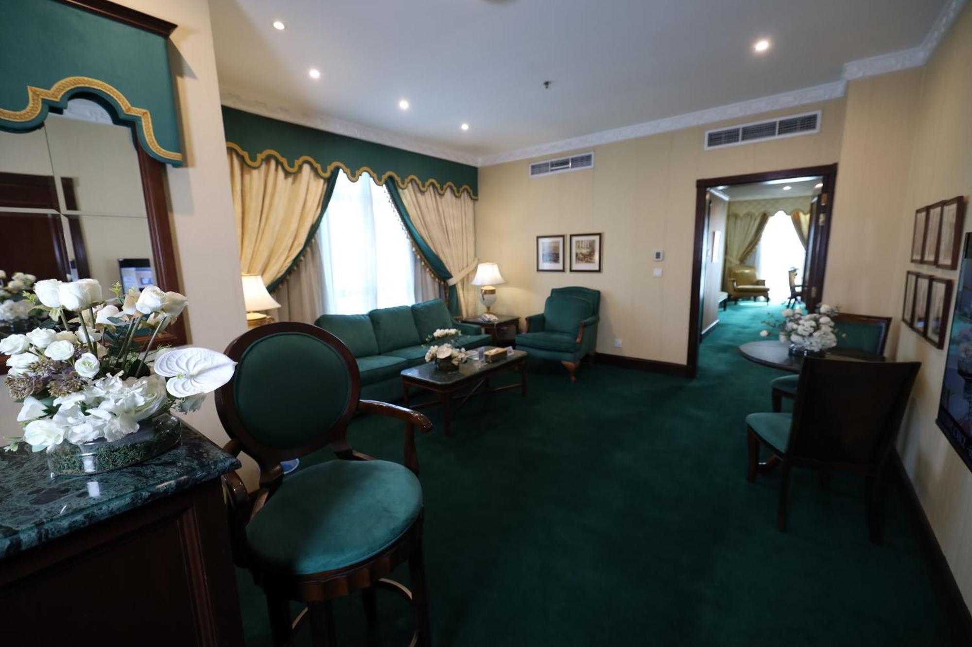 Habitat Suites, 5*