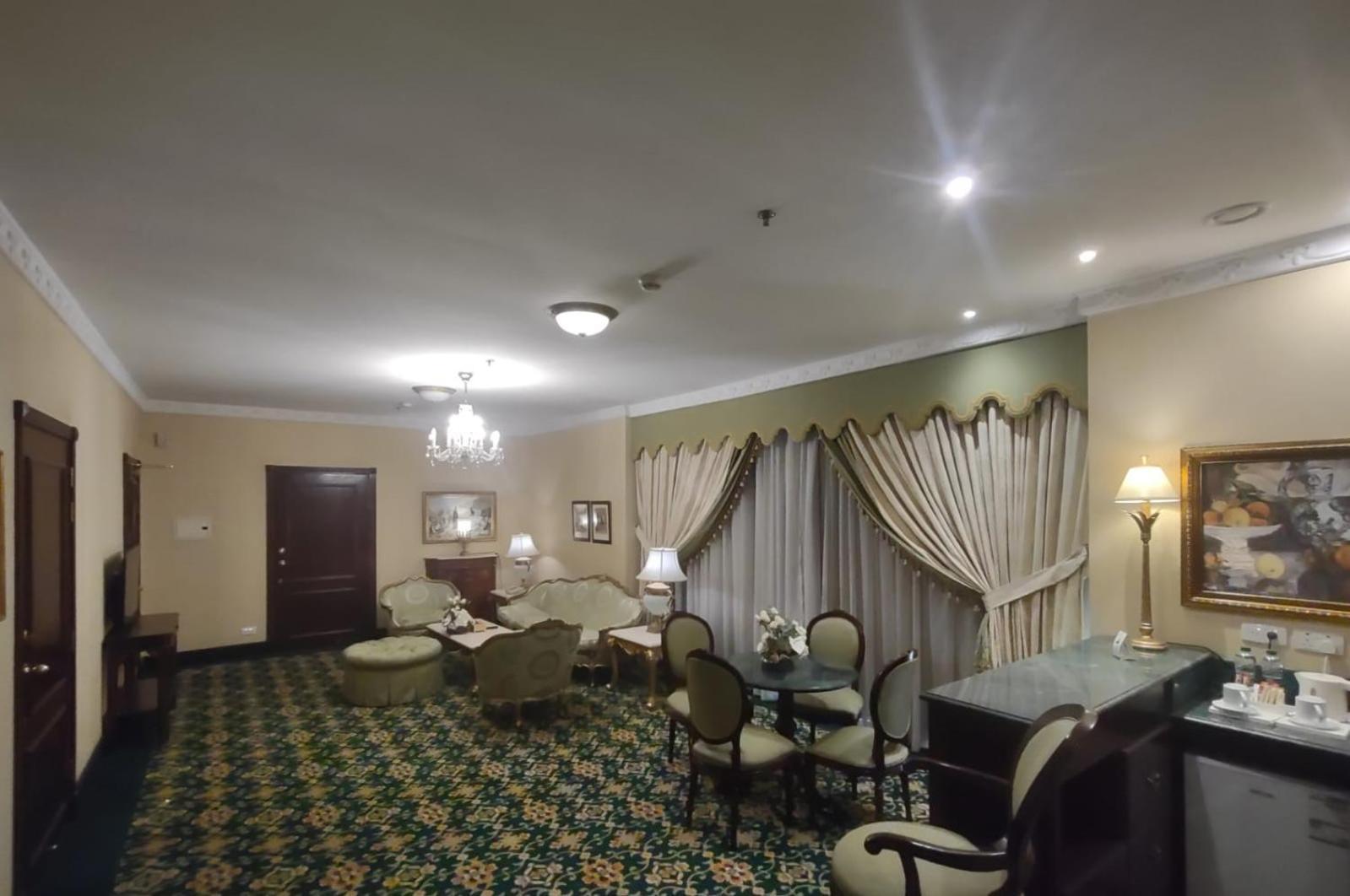 Habitat Suites, Hotel 5*